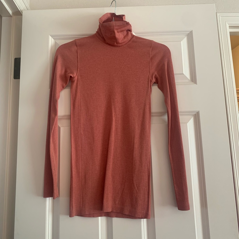 Lululemon Long Sleeve Turtleneck top size 4